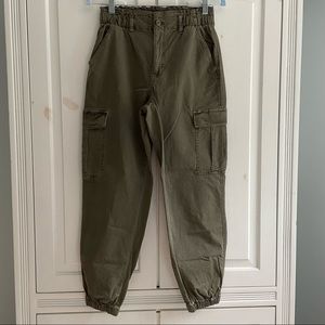 American Eagle cute green cargo pants, new with tags
